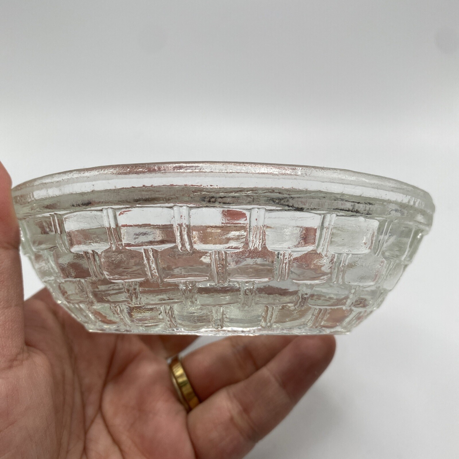 Vintage LE Smith Clear Glass Bunny Rabbit On A Nest Covered Candy Dish 4.75″ L