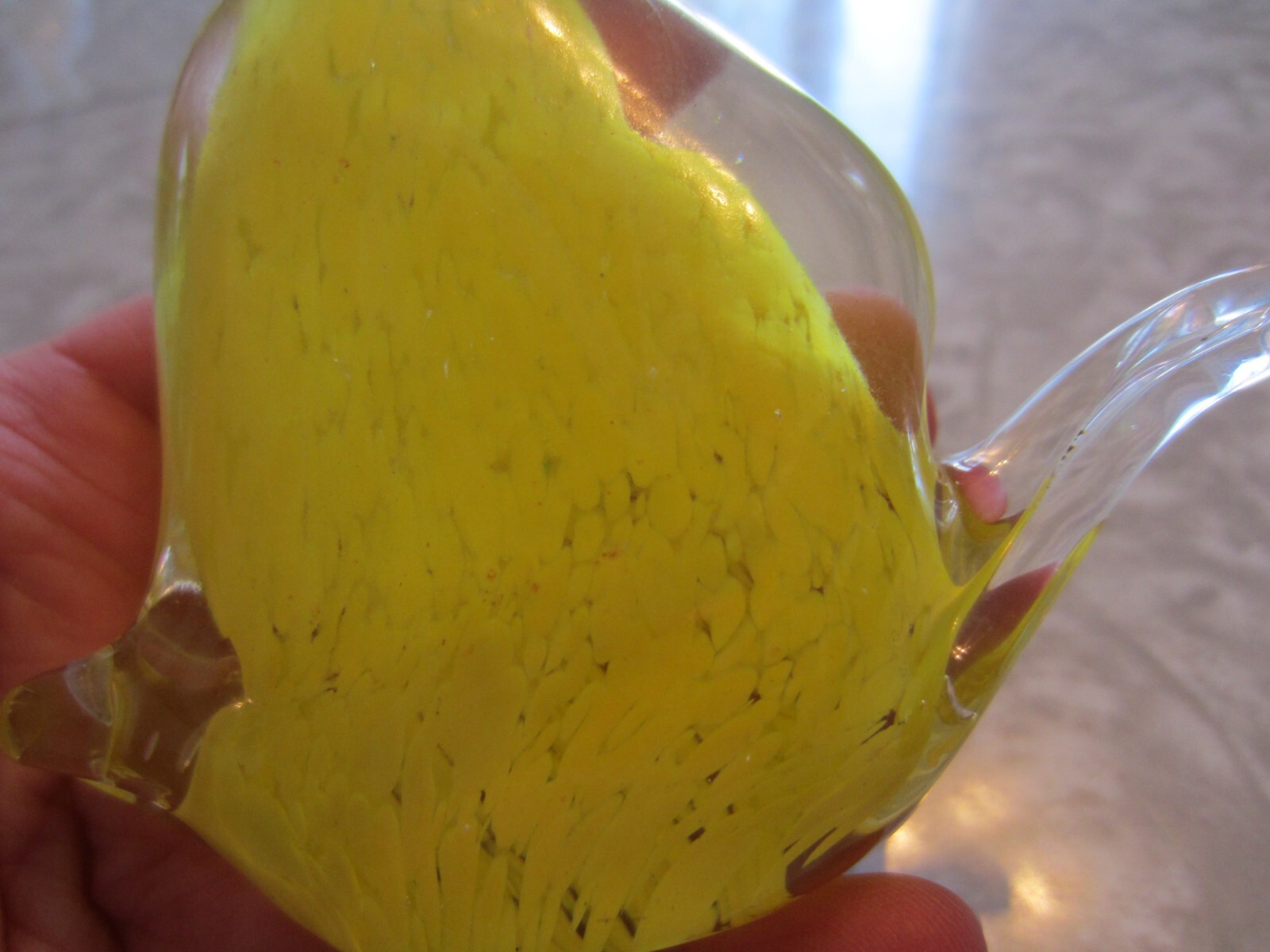 VTG art glass cat paperweight Unbranded clear/yellow colors
