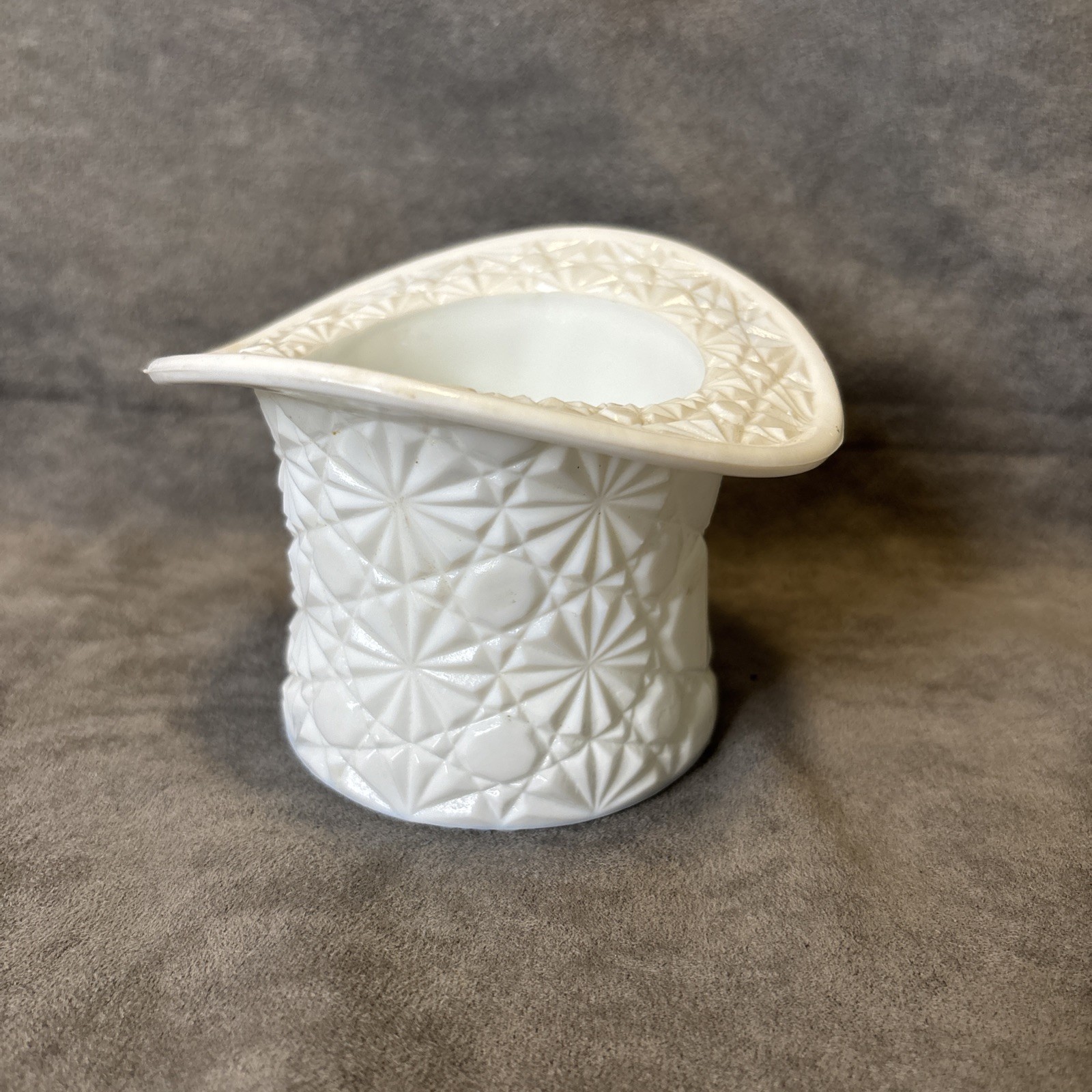 Vintage Top Hat Vase – Candy Dish Fenton Milk Glass Daisy & Button 3.5” 7 oz
