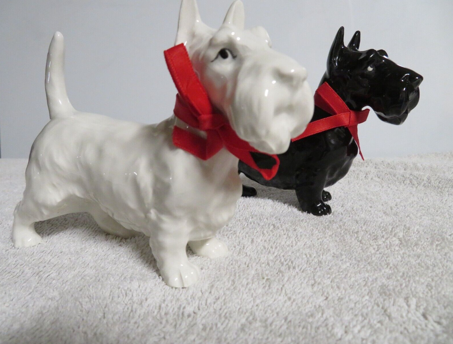 Vintage Ceramic Pair of Scottie Dog Figurines, 1992, United Kingdom