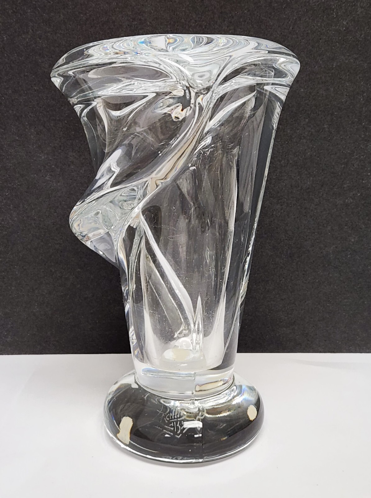 Art Vannes Le Chatel Calla Lily Vase 7.5″ Clear French Glass Crystal Modernist
