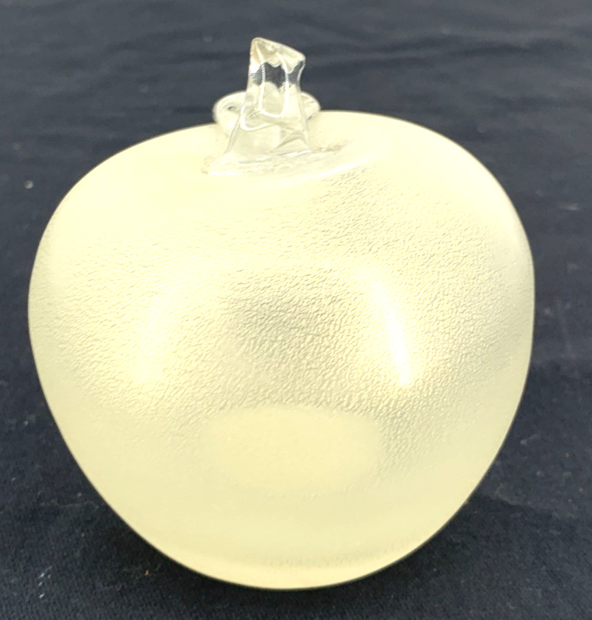 Silvestri Glass Apple Gold Dust Clear Matte Art Glass Paperweight Vintage