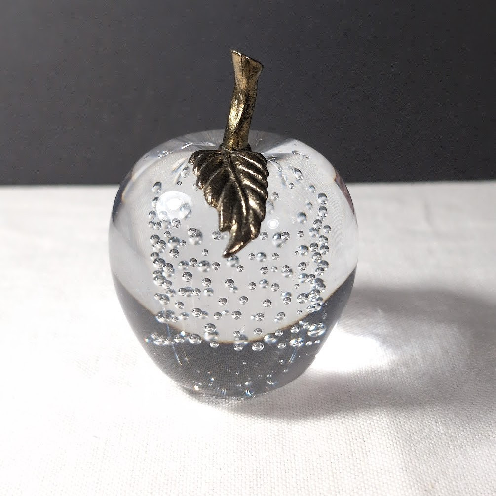 Vintage Glass APPLE PAPERWEIGHT w/ Controlled Bubbles ~ Brass Stem & Leaf 3.25″