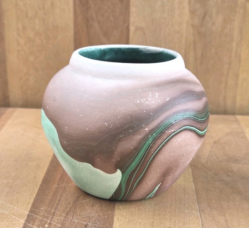 SMALL HANDCRAFTED VASE GARDEN OF THE GODS COLLECTION COLORADO BROWN GREEN SWIRL