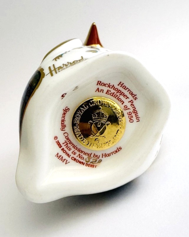 Royal Crown Derby ROCKHOPPER PENGUIN Imari Paperweight Harrods Limited Edition