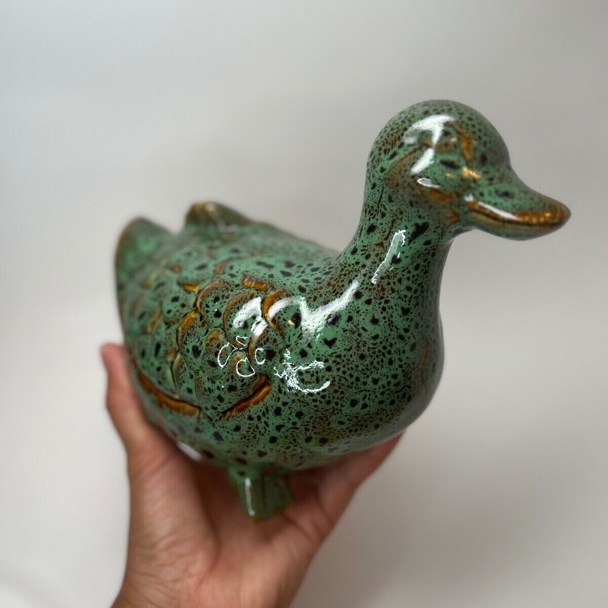 Duck Pottery Figurine Large Soeckle Green 7″x7″ In Excellent Condition