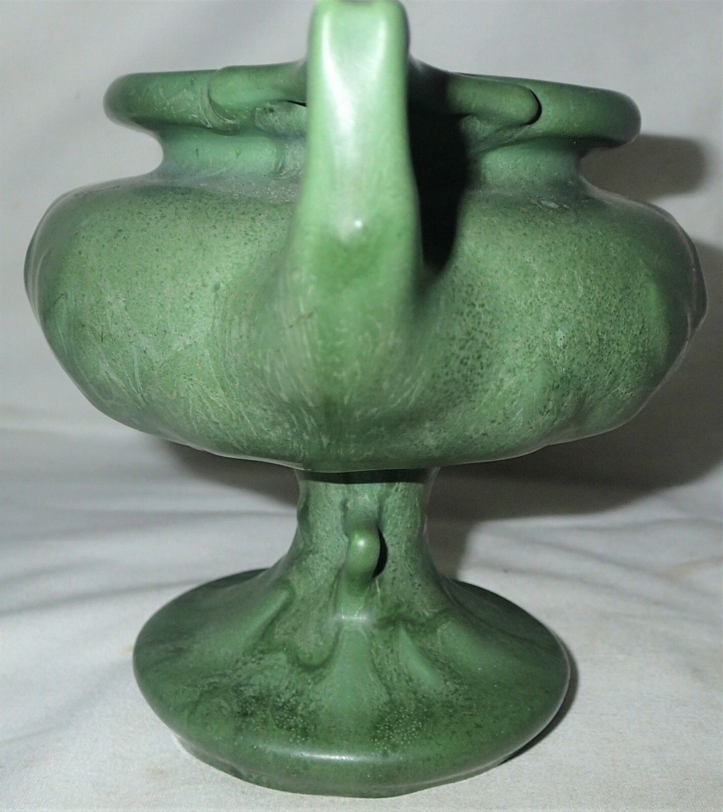 ANTIQUE HAMPSHIRE ARTS & CRAFTS POTTERY MATTE GREEN MISSION CHALICE URN VASE N.H