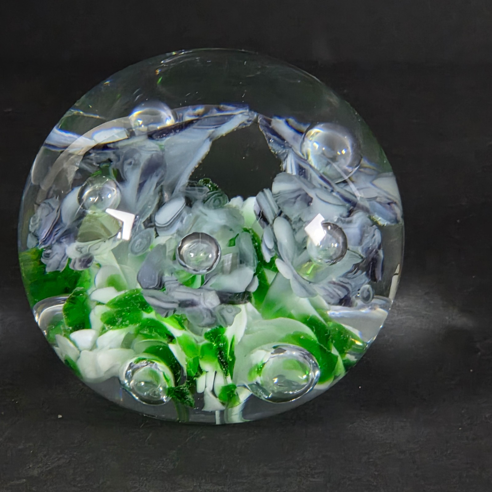 Gibson Glass Studio Floral Paperweight 2001 Green White Controlled Bubble Art