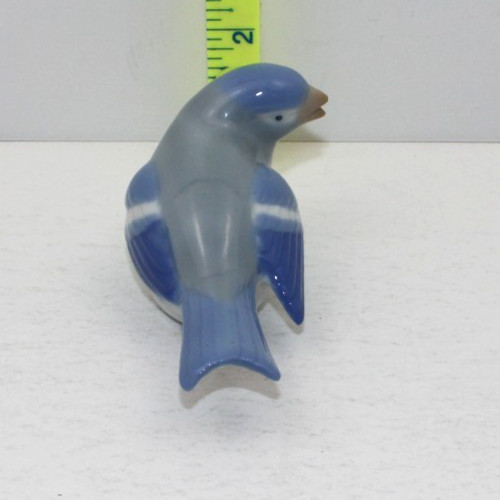 Wagner & Apel porzellan figurine small lt blue bird glaze Excellent Condition