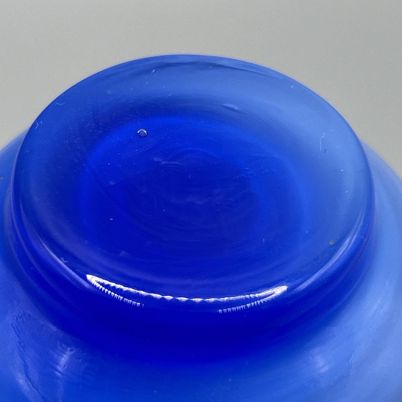Murano-Style Cased Blown Glass Bud Vase Blue Over Cobalt 3.5” Tall x 2.25”D