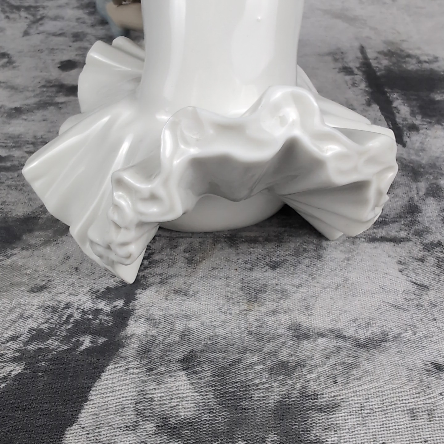 Lladro Nao 5.25″ 0151 Seated Stretching Ballerina Slipper Ballet Dancer Figurine