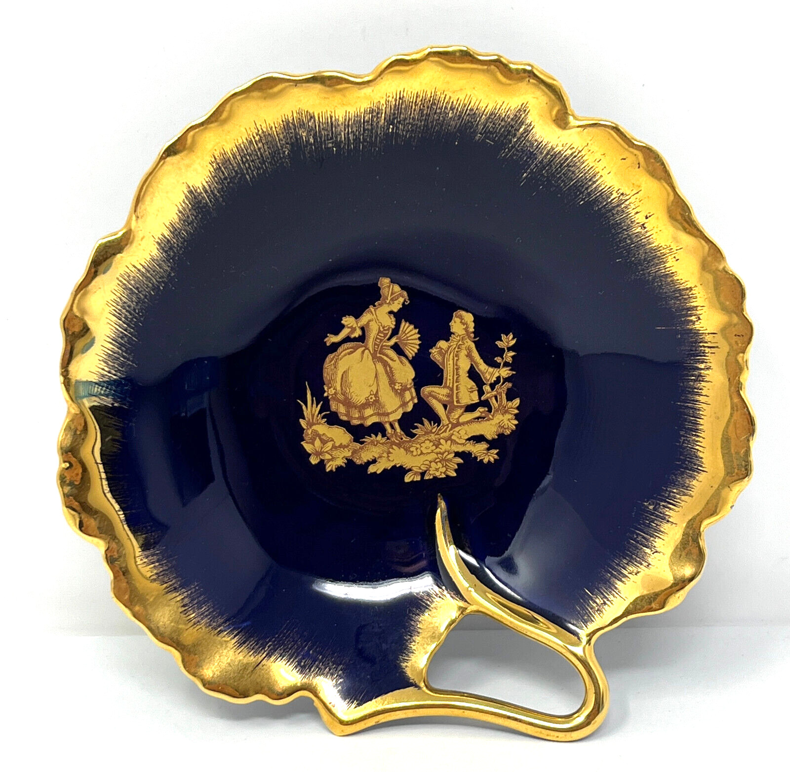 LIMOGES GOLD TRIMMED 5.75″ x 5.75″ PORCELAIN LEAF SHAPED TRINKET DISH