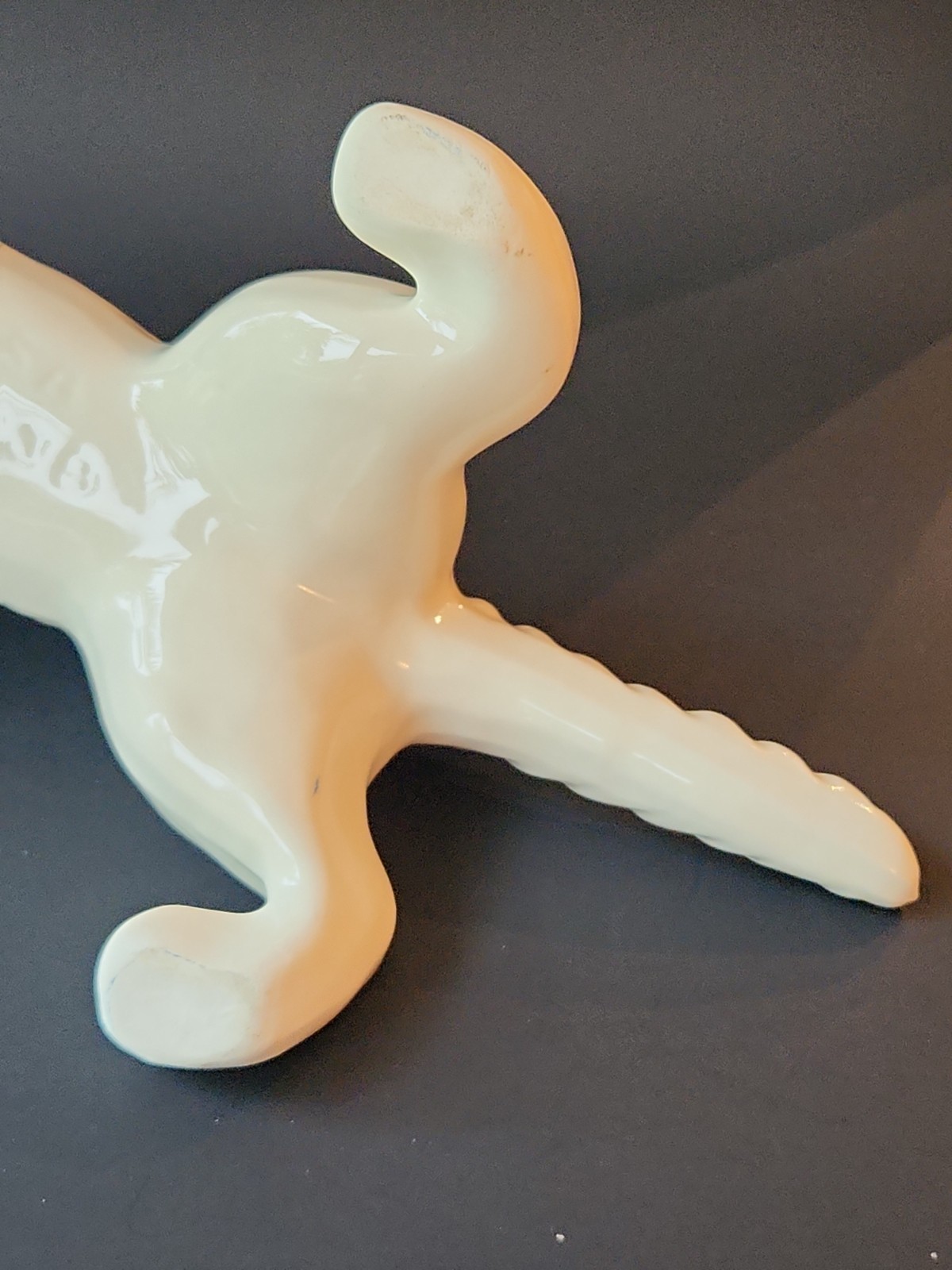 Vintage Camark USA Pottery Ceramic White Wall Climber Cat Figurine 12″