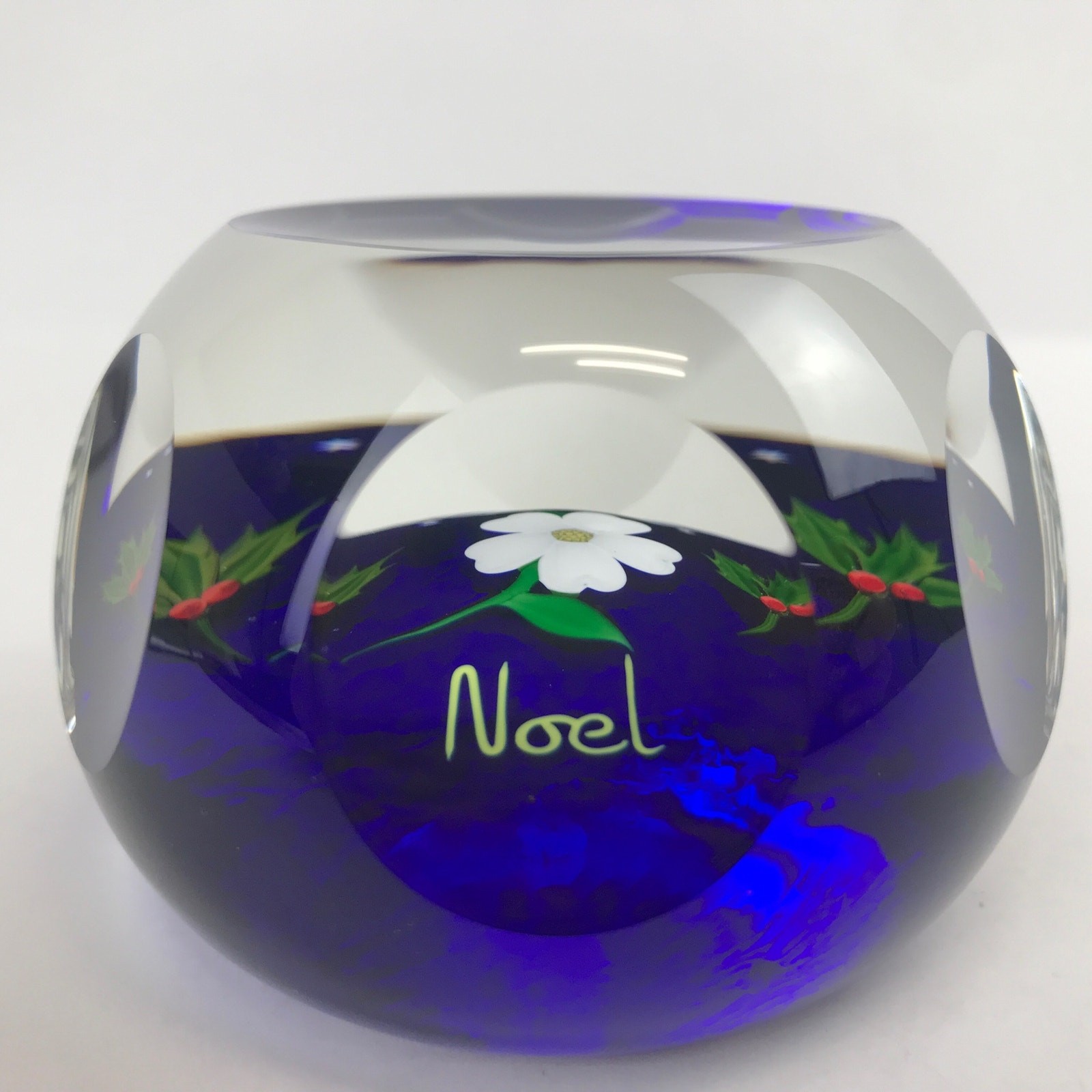 Perthshire 1987 Christmas Rose Noel Holly Faceted Holiday Paperweight Box Cert