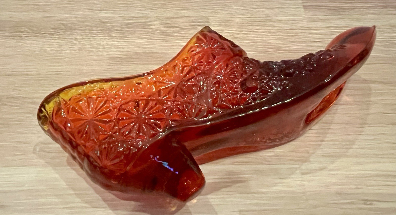 VTG L.E. Smith Amberina Glass Shoe Daisy/Button Pattern UV Cadmium Glow