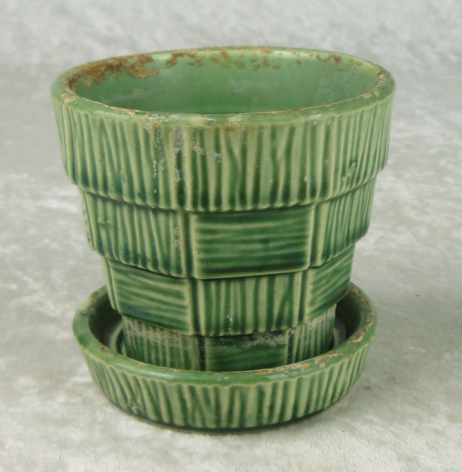 McCoy Pottery Flower Pot Planter Green Basket Weave 3 inch Tall