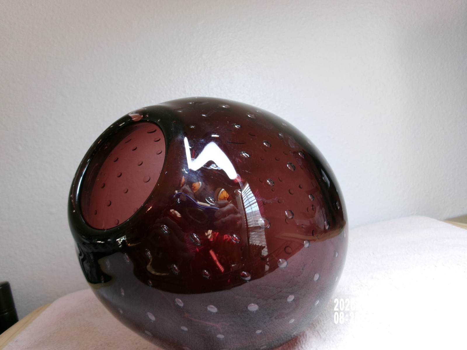 BLOWN ART GLASS AMETHYST VASE W/CONTROLLED BUBBLE PATTERN 5 7/8″ T WT 2 LB 4 OZ