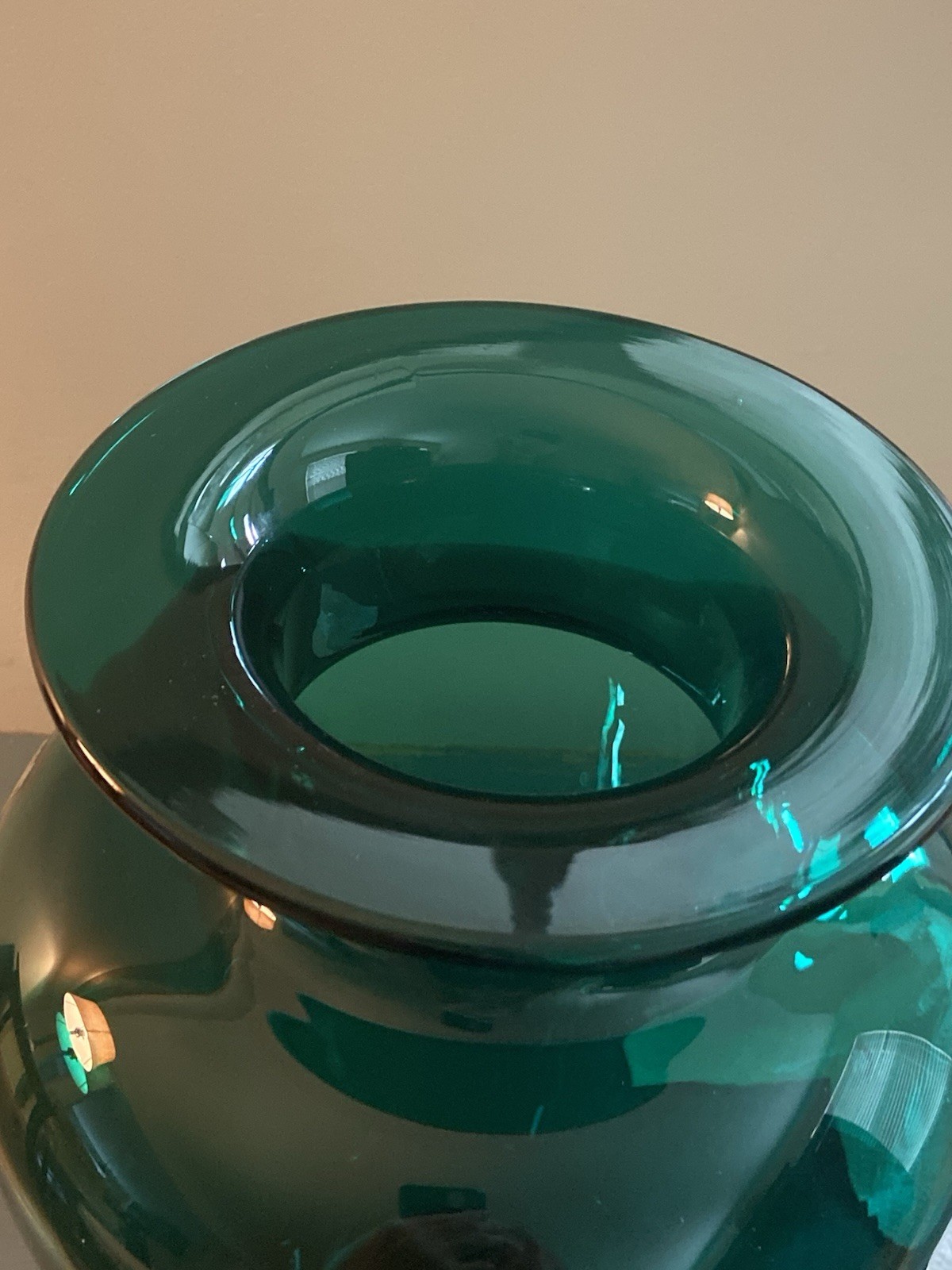 Beautiful BLENKO Hand Blown Glass Vase LARGE 14 Inch #827 Emerald Green ￼