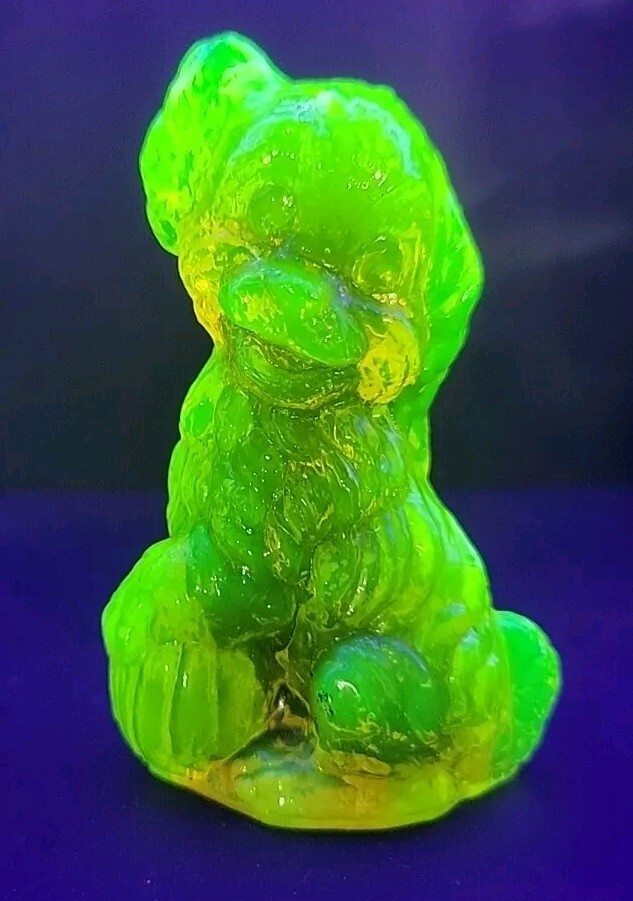 BOYD ART GLASS 3.25″ SKIPPY TERRIER PUP DOG PAPERWEIGHT AMBER VASELINE GLOWS