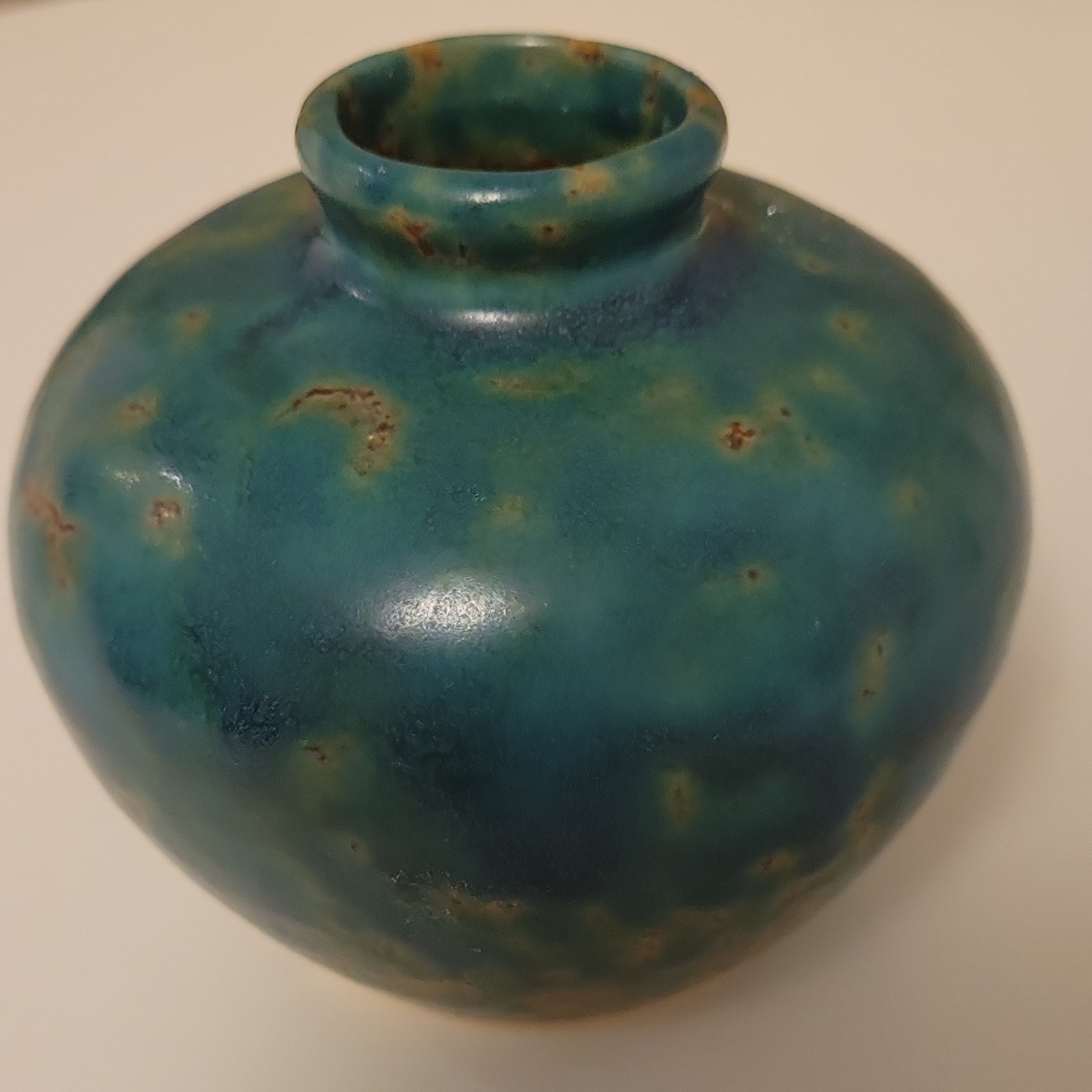 Beautiful handmade studio pottery glazed Ceramic Bud Vase Unsigned