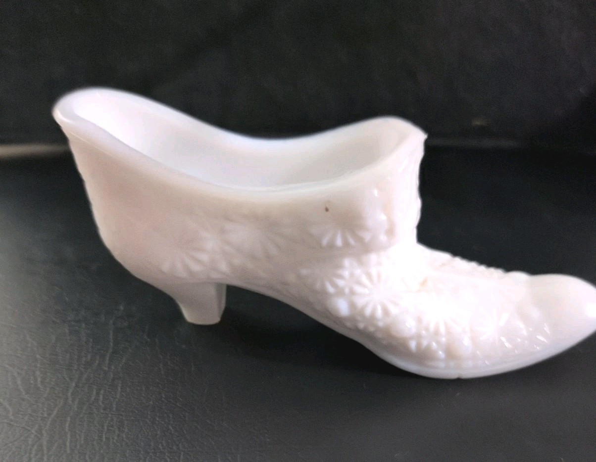 Lot of 2 Vintage Fenton White Milk Glass Daisy & Button Shoe and Boot Figures