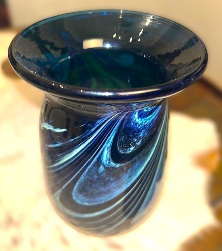 FREDERICK WARREN SWIRLED COBALT BLUE STUDIO ART GLASS VASE, SIGNED & DATED 1974