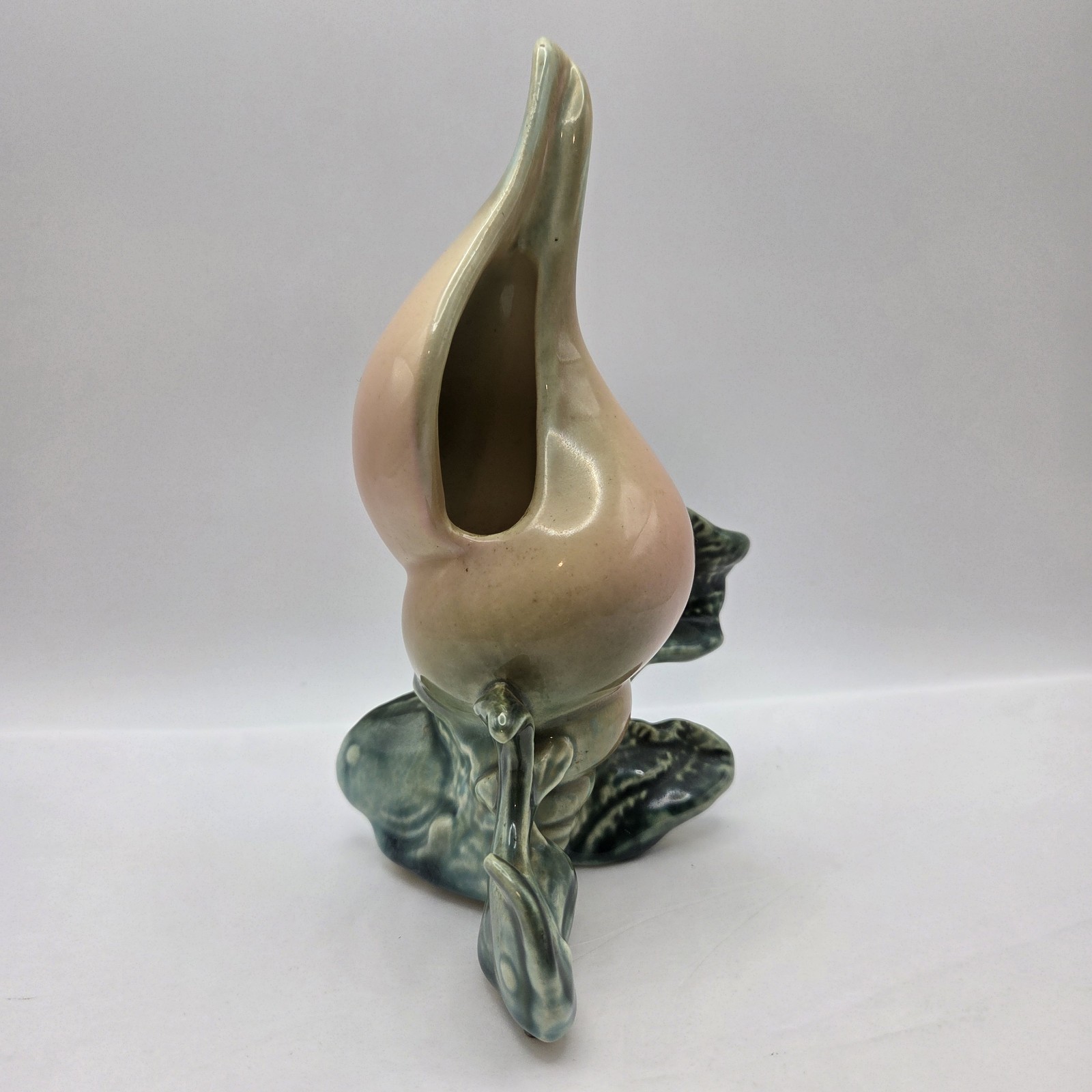 Hull Pottery Ebb Tide E-1 Conch Shell Bud Vase Peach Green 7” Tall Mid-century