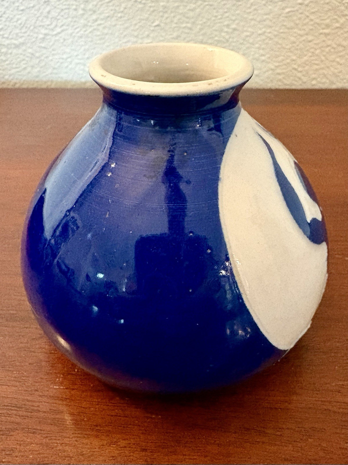 Signed Art Pottery Ceramic Bud Vase 3.5in Blue White Hand Painted 1985