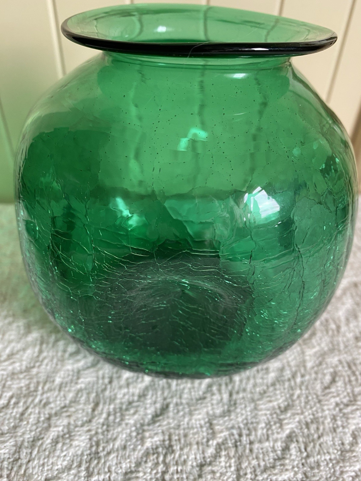 Vintage PILGRIM Green Hand Blown Crackle Glass Short Vase Dimples Pinched 5.5”