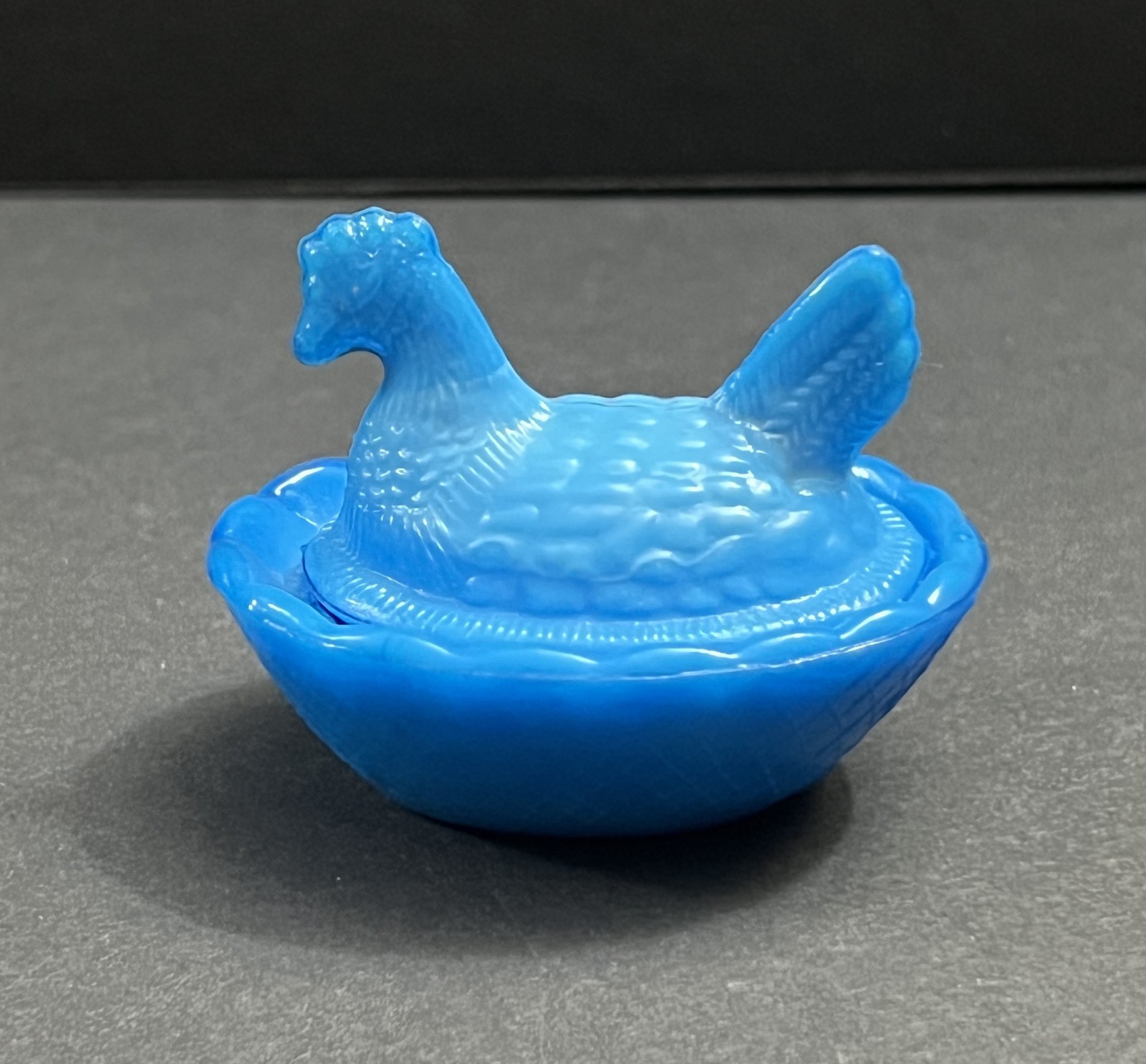 Vintage Miniature Hen On Nest Sky Blue Chick Chicken Art Glass Salt Cellar Mini
