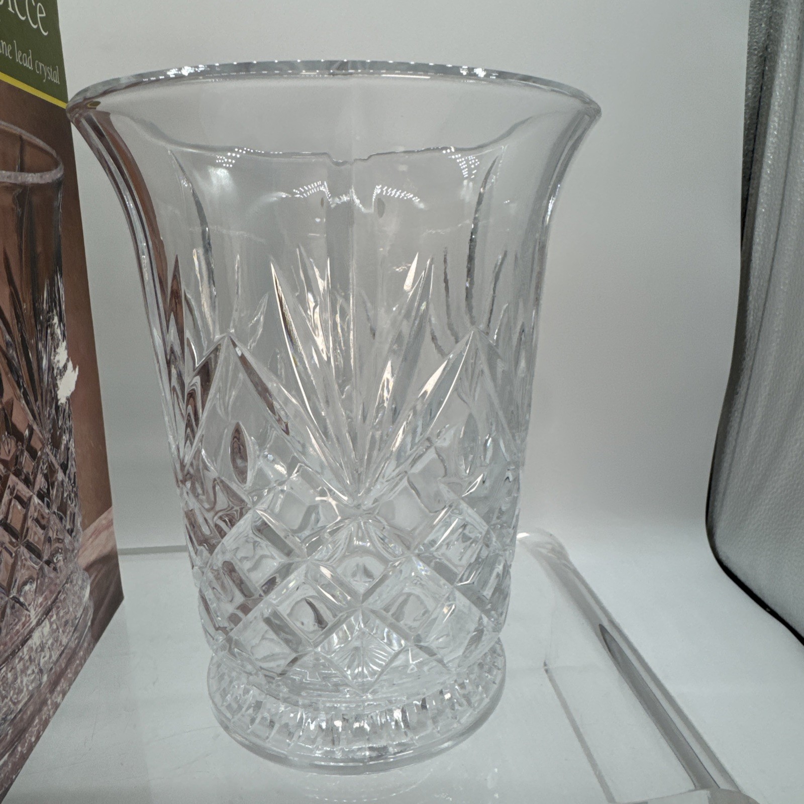 DePlomb Lead Cut Crystal Vase Pineapple Floral Diamond Design 24% VTG USA 7.5″
