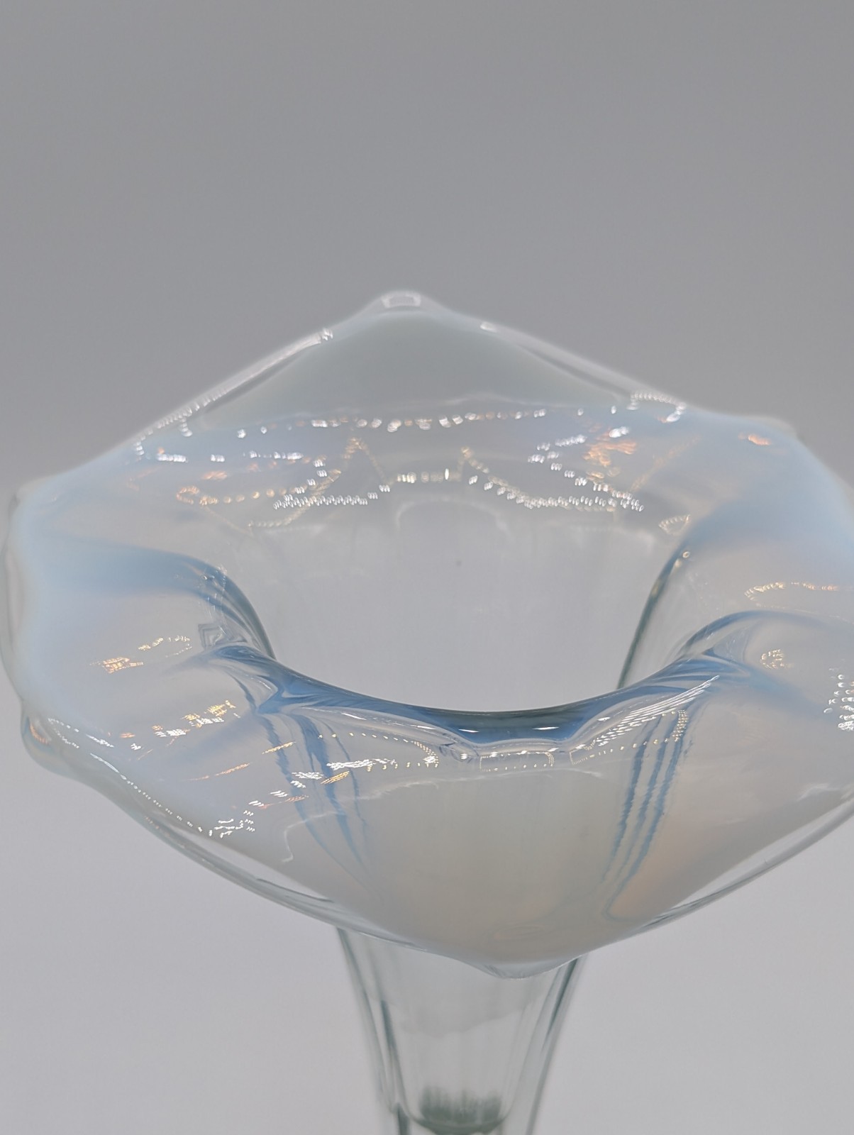 Beautiful RARE 1907 Antique Dugan Opalescent Jack In The Pulpit Vase 6.5″ Tall