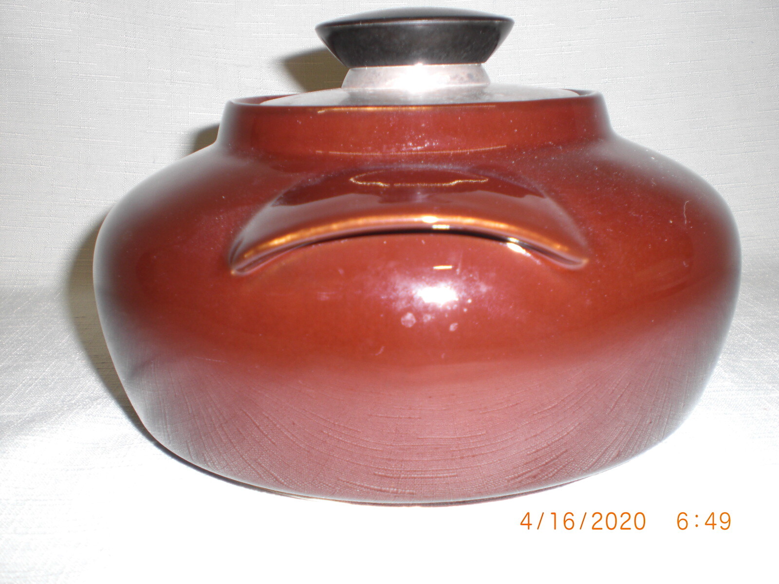 VINTAGE HALL POTTERY USA BROWN CROCK BEAN POT WITH ALUMINUM LID – BAKELITE KNOB