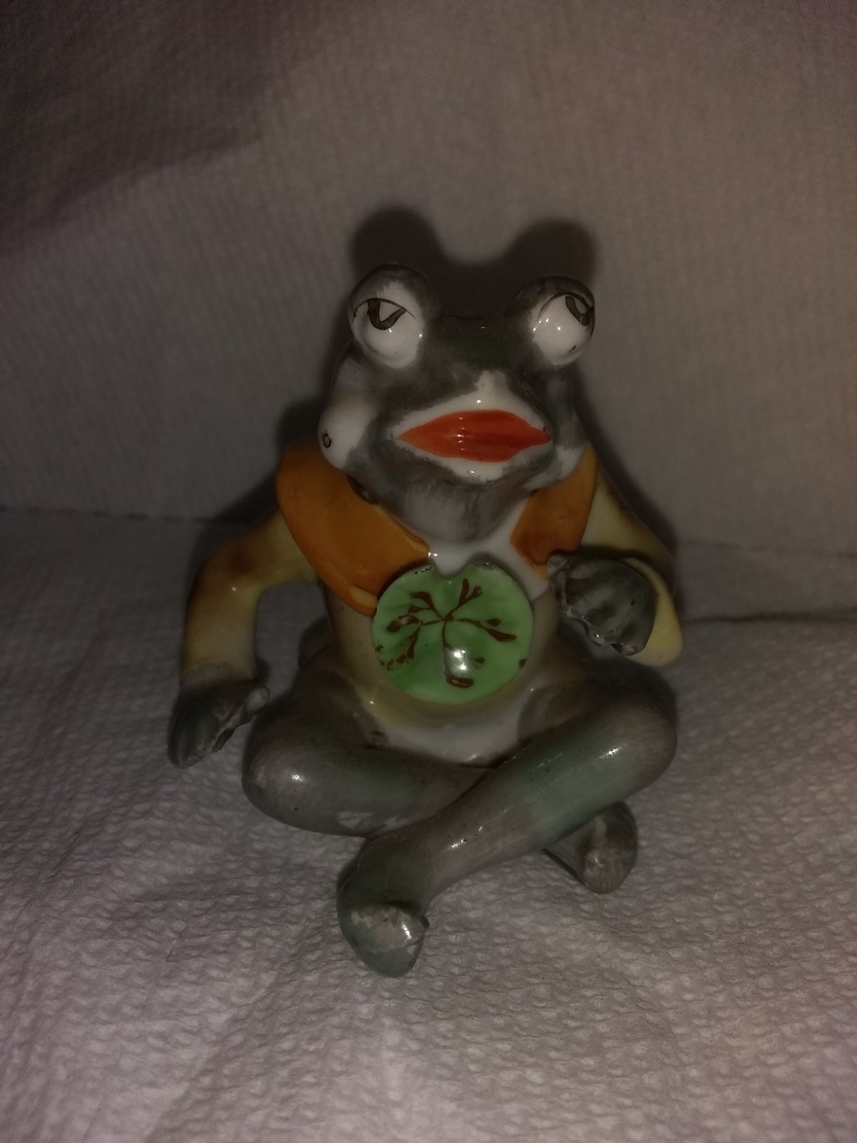 Rare 1940/50s Japan Whimsical Porcelain Sitting Porcelain FROG Adult Collector