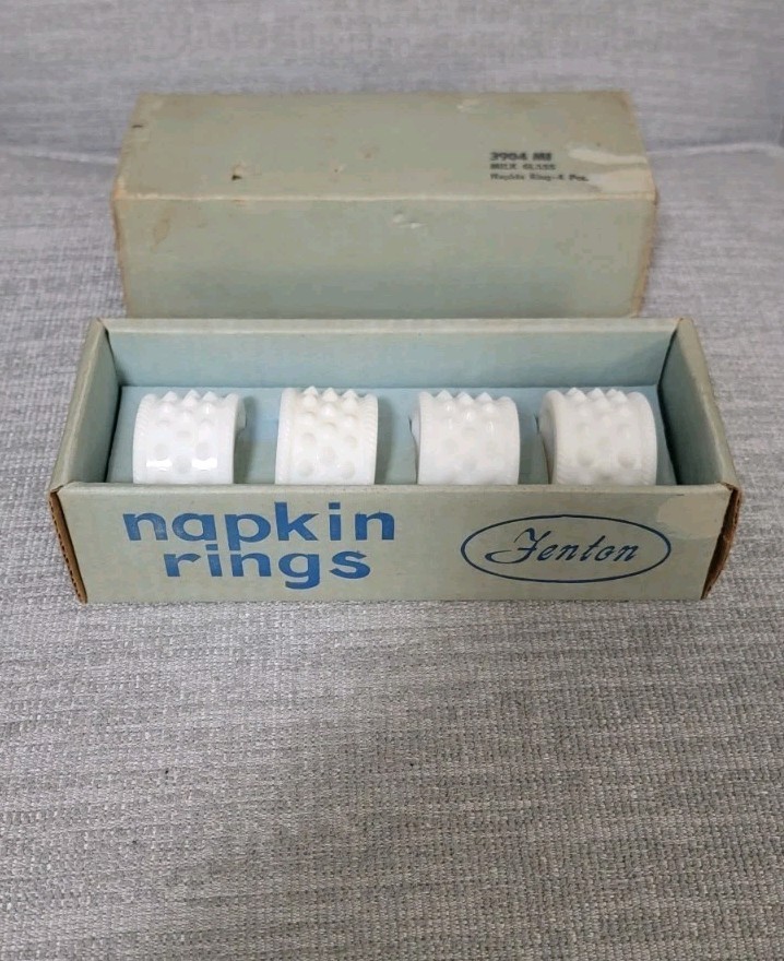 Vintage Fenton White Milk Glass Hobnail Napkin Rings in Original Box! Set Of 4