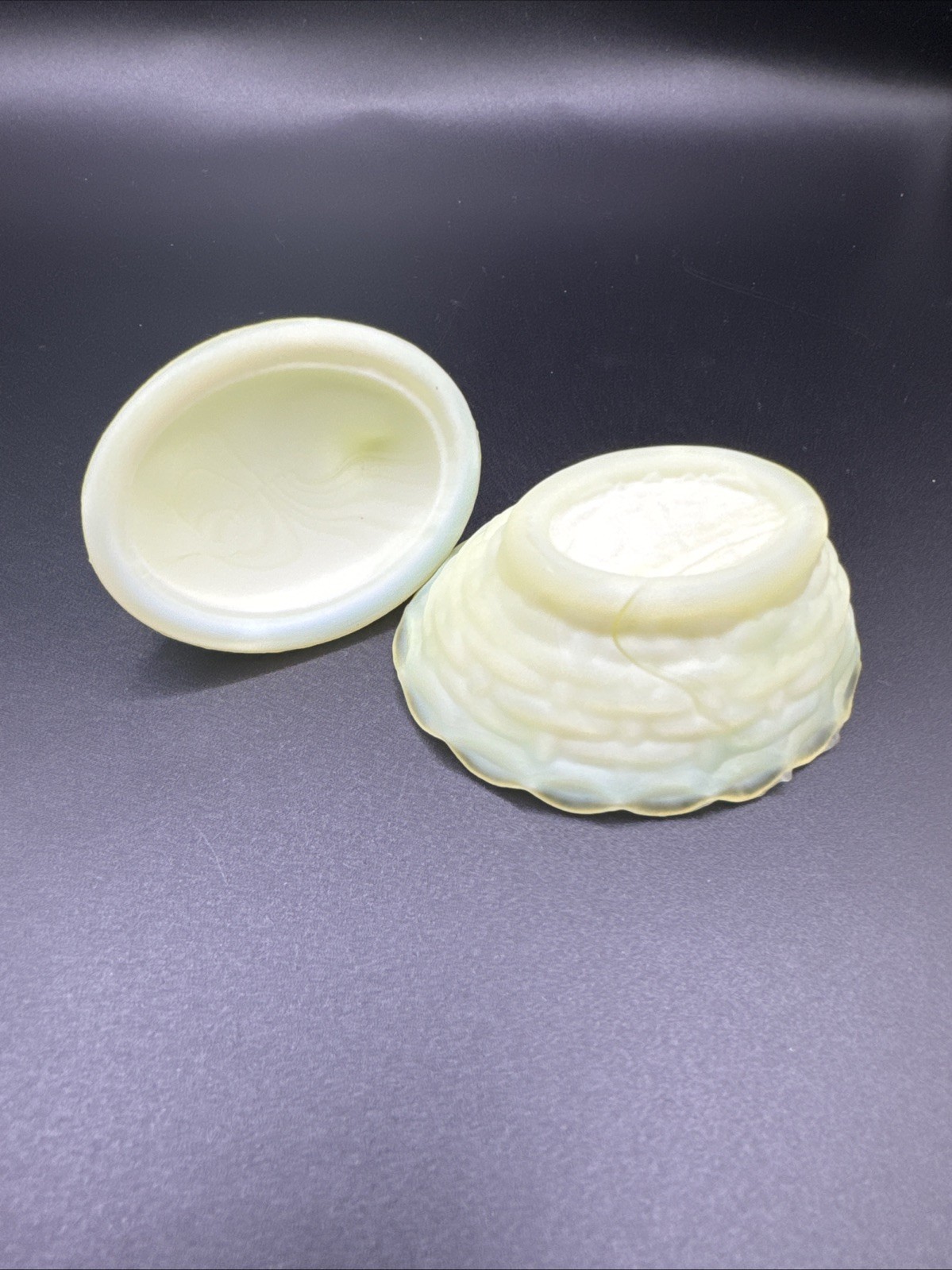 VTG Boyd Hen On A Nest Salt Cellar Mini 2” Pale Yellow Uranium Glass Glows