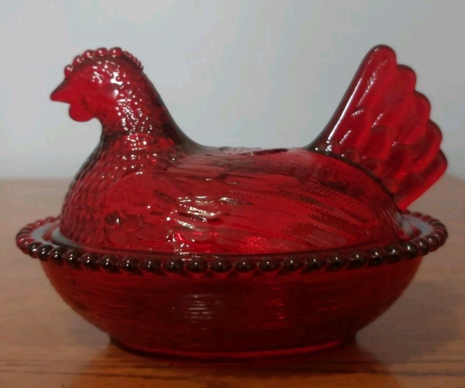 Red Hen On Nest Glass Candy Dish 3 1/2 T x4 3/4 L NEW