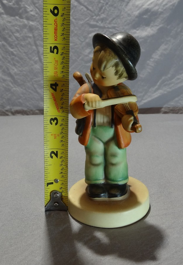 Goebel Hummel #4 “Little Fiddler” Hand Painted Porcelain Figurine Germany