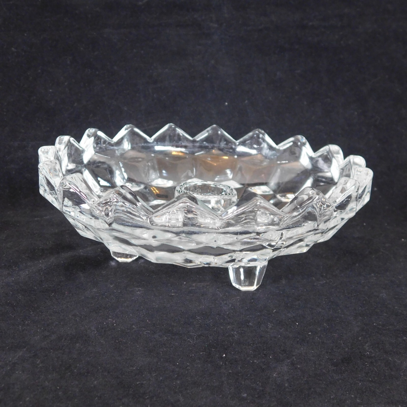 Colony Whitehall Clear Glass 3 Toed Flower Taper Candle Holder 6 1/4 in diameter