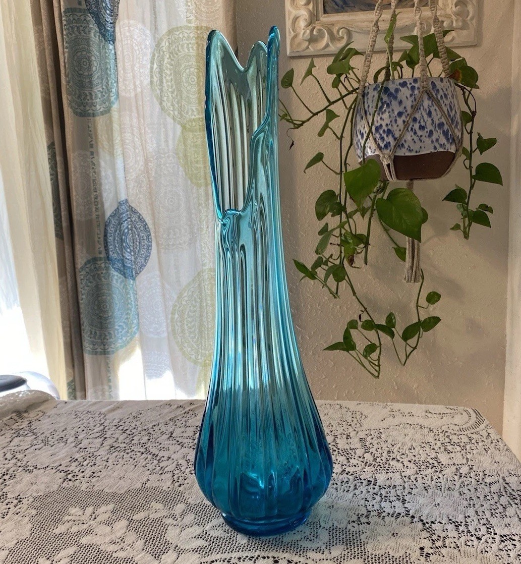 Vintage 22″ LE Smith Peacock Blue Fat Bottom Column Ribbed Swung Glass Vase
