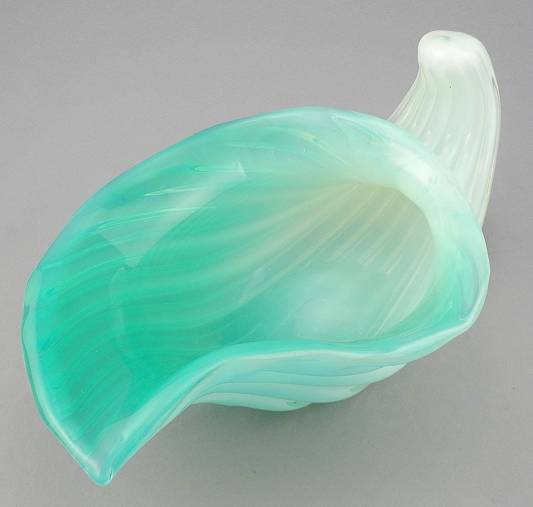 ARCHIMEDE SEGUSO MURANO GLASS GREEN & WHITE SWIRLS ALABASTRO CORNUCOPIA 11″ BOWL