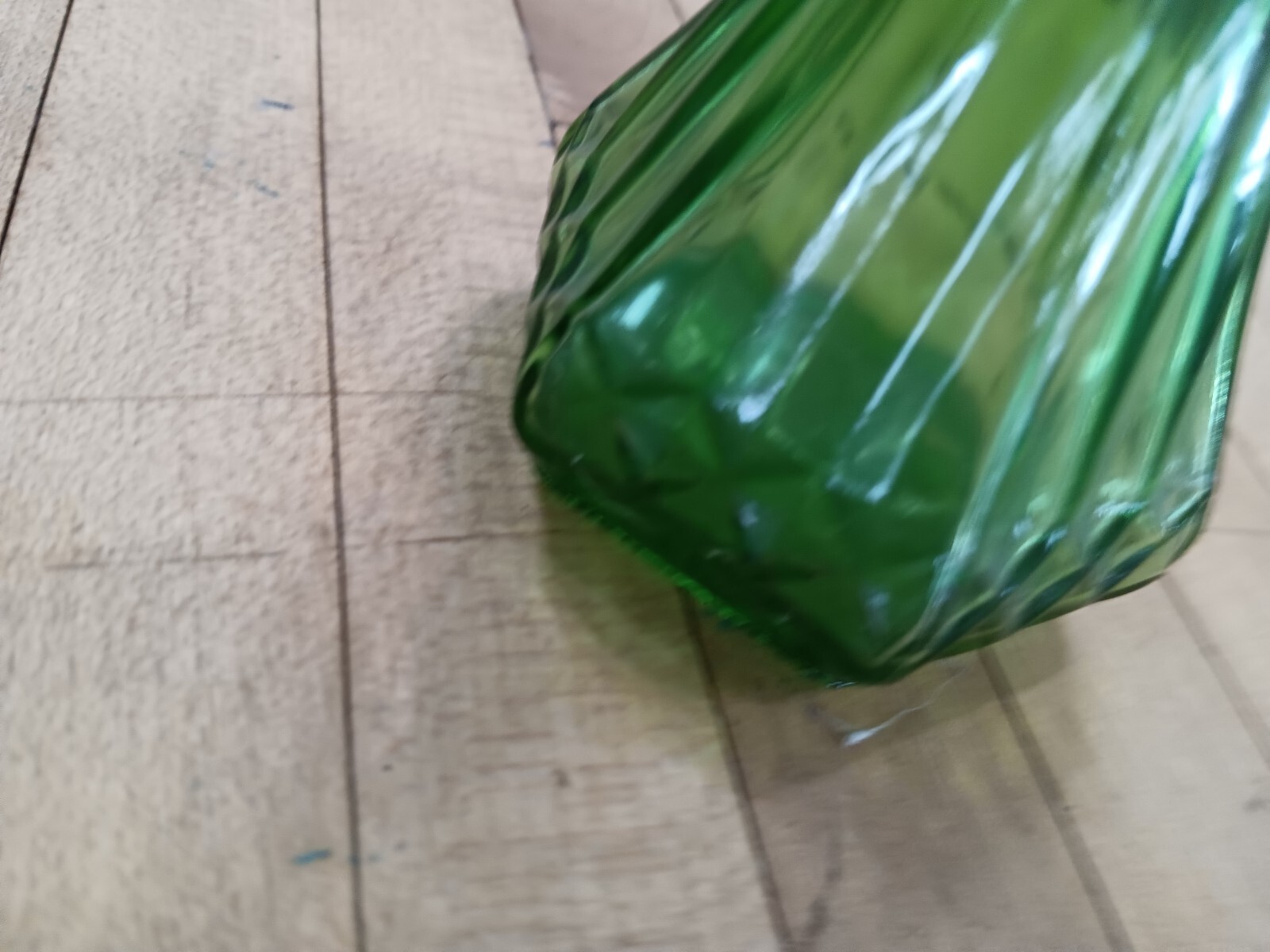 Vintage Hoosier Glass Vase 6″ – Green Bud Vase Hex Base