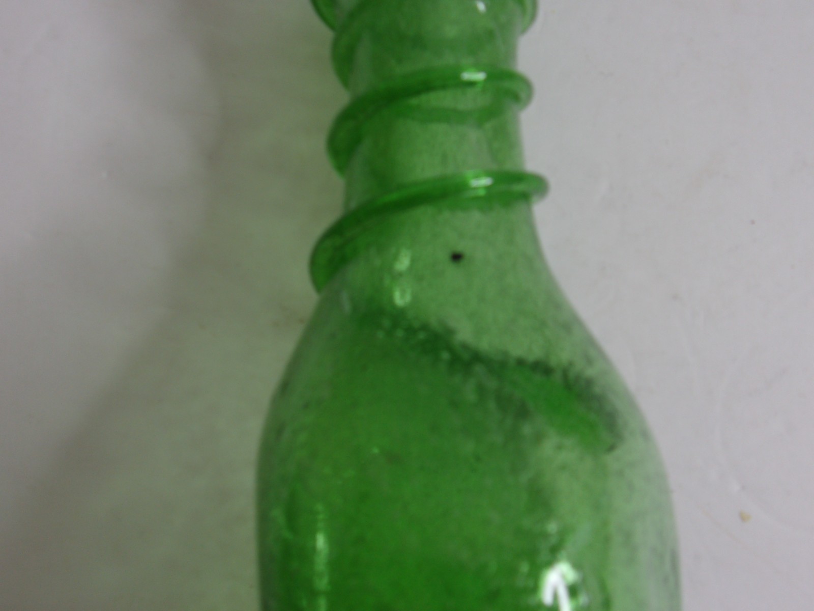 Vintage Hand Blown Vase Crackle Glass Green Small Spiral Around Vase 8 3/8″ Tall