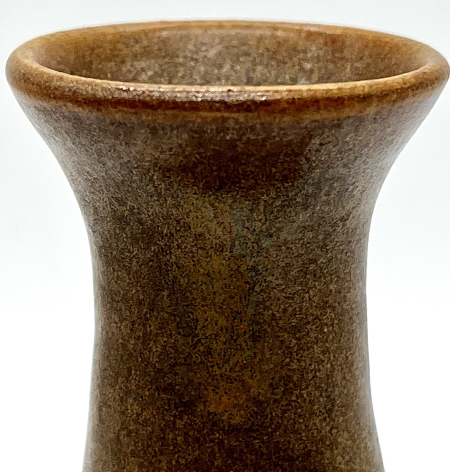 Georgia Folk Art Pottery W. J. GORDY Mountain Gold Vase 4.25″