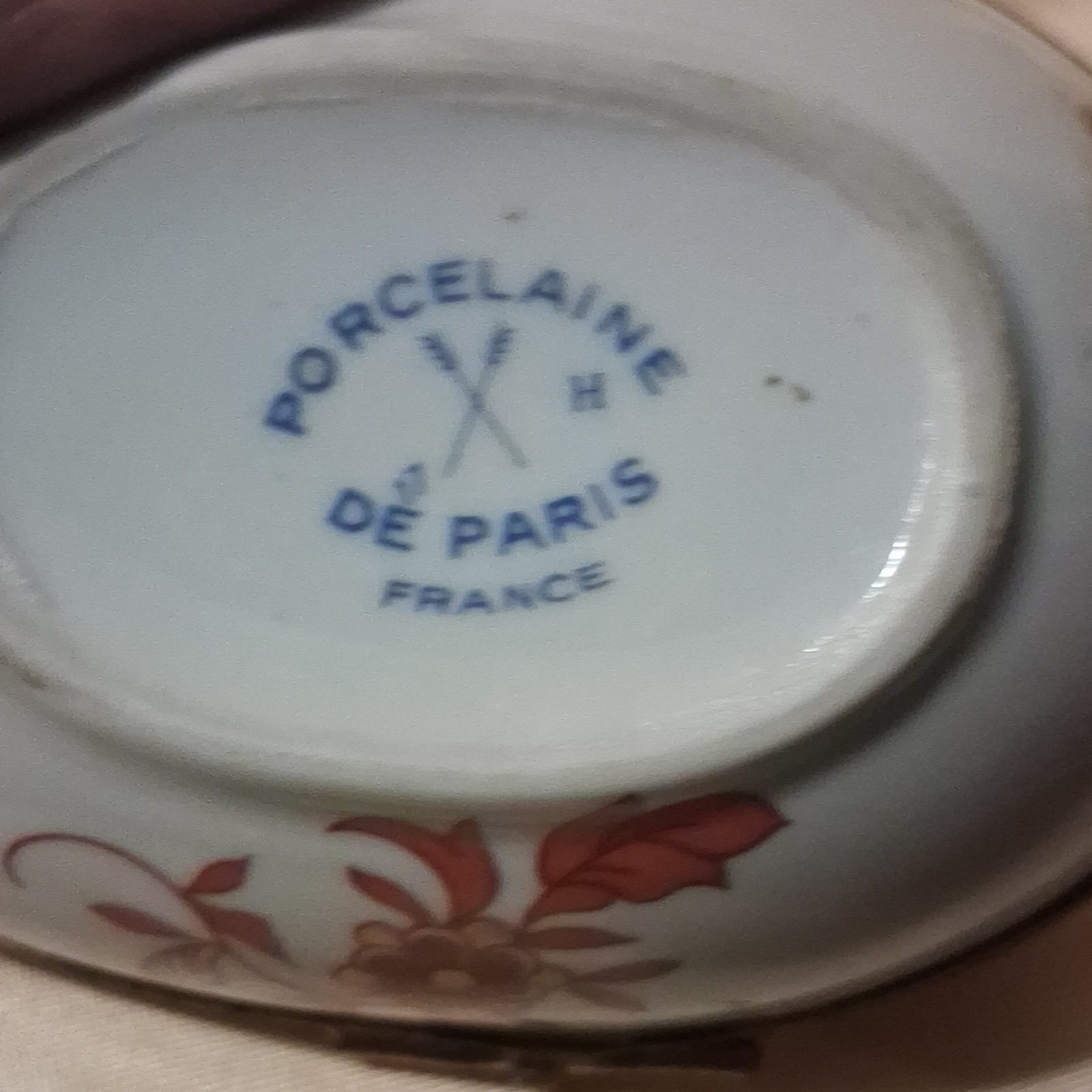 Porcelaine de Paris Oval Floral Porcelain Trinket Box France White Red Gold