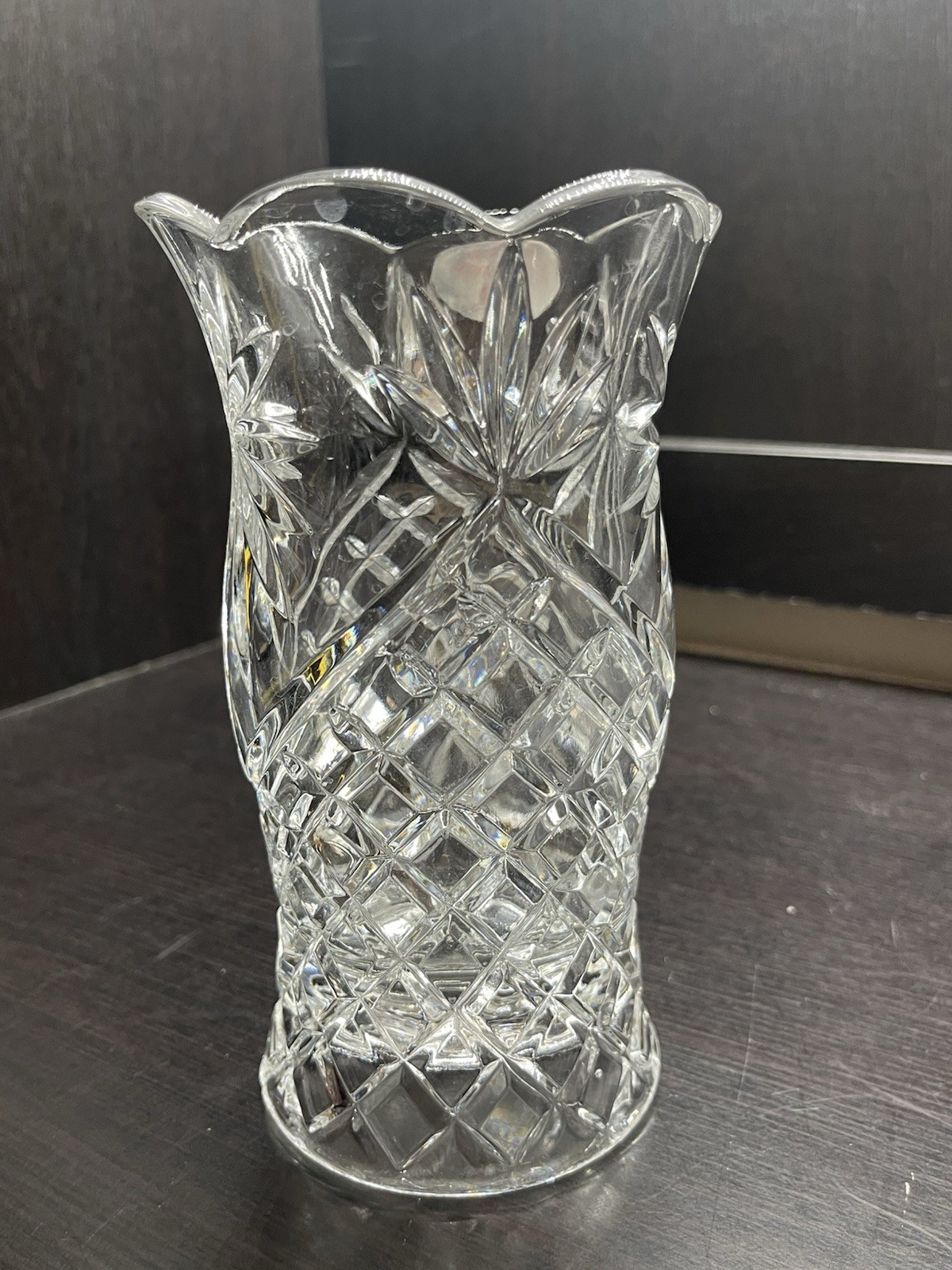 Teleflora 6.5″ Tall, 24% Lead Crystal Pineapple Design Flower Vase – Made in USA