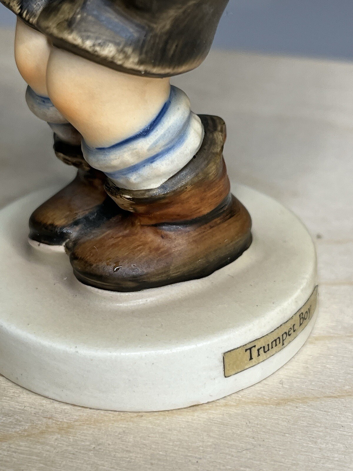 Bumblebee Figure 97 The little Musikant 4 5/8in 1 choice. Many Pics!