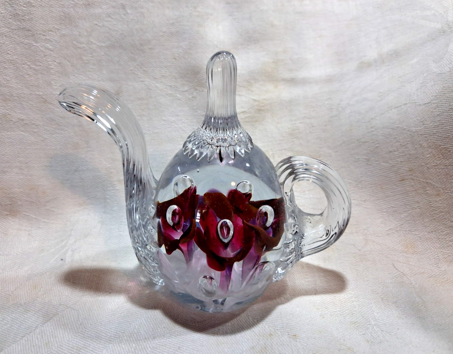 Vintage Gibson Art Glass 1999 Teapot Paperweight / Ring Holder Burgundy Lilies