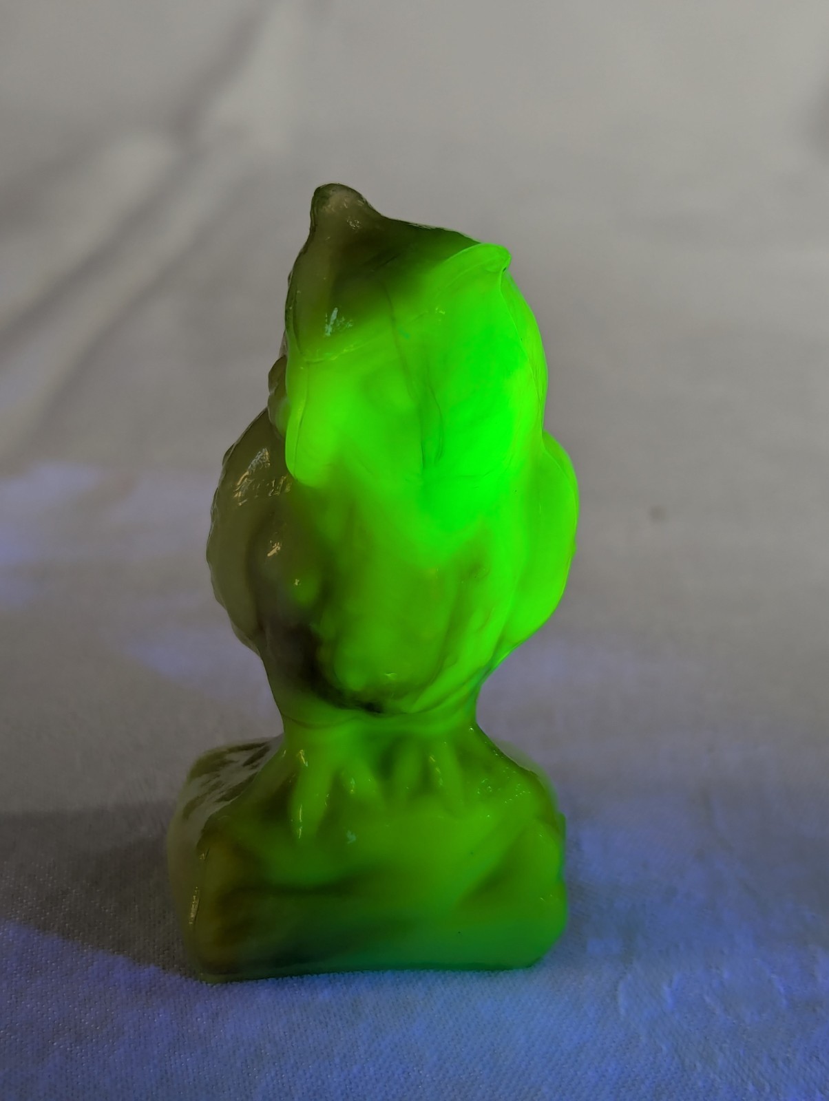 Boyd Uranium Glass Owl Figurine – Green Slag Which GLOWS – Uranium Glass