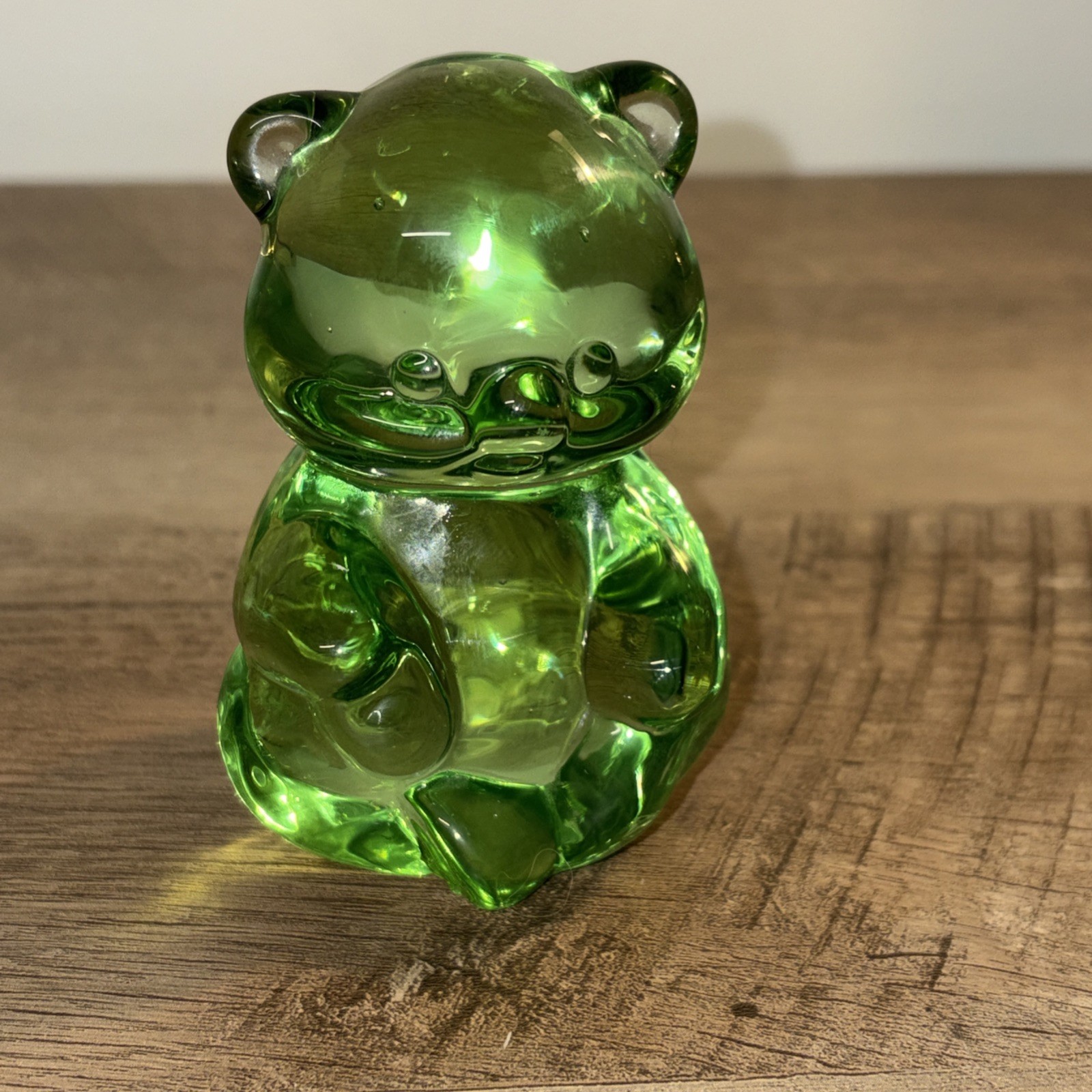 Fenton Art Glass Green Sitting Bear 2.75 Inches